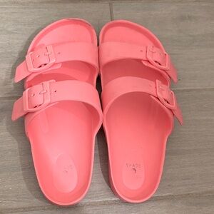 Shade & Shore Coral Slide Sandals. Good condition minimal wear.